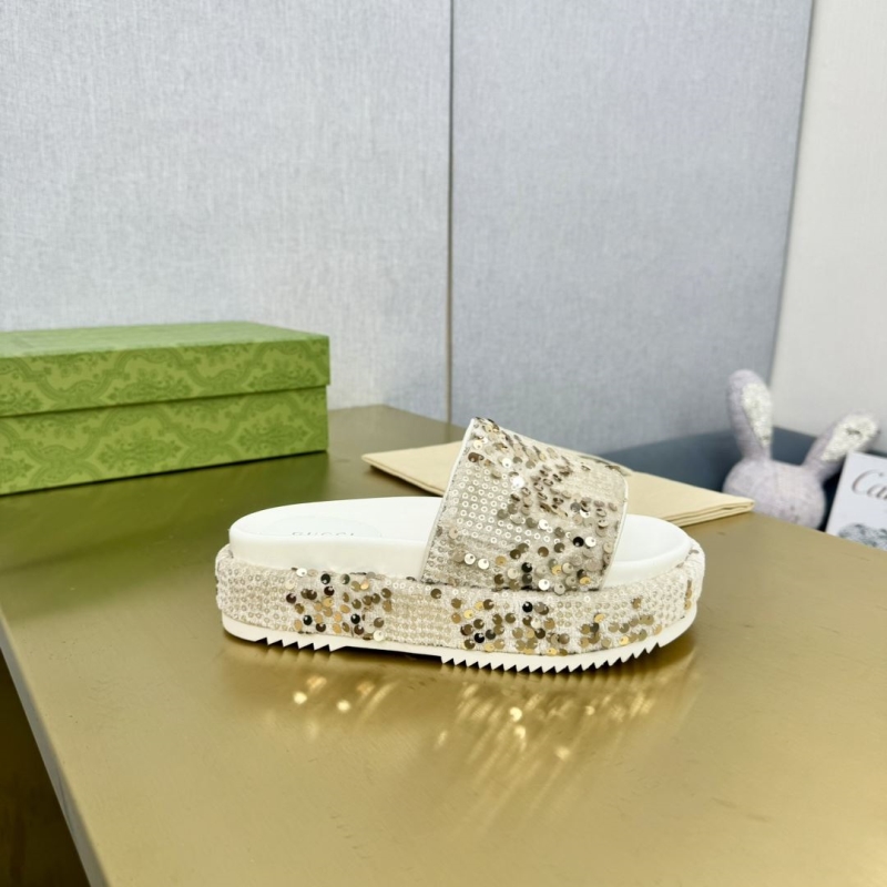 G*u*i slippers